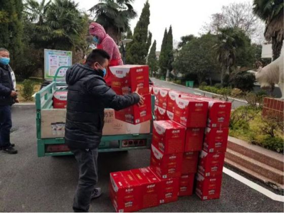共同战“疫”，香飘飘人在行动